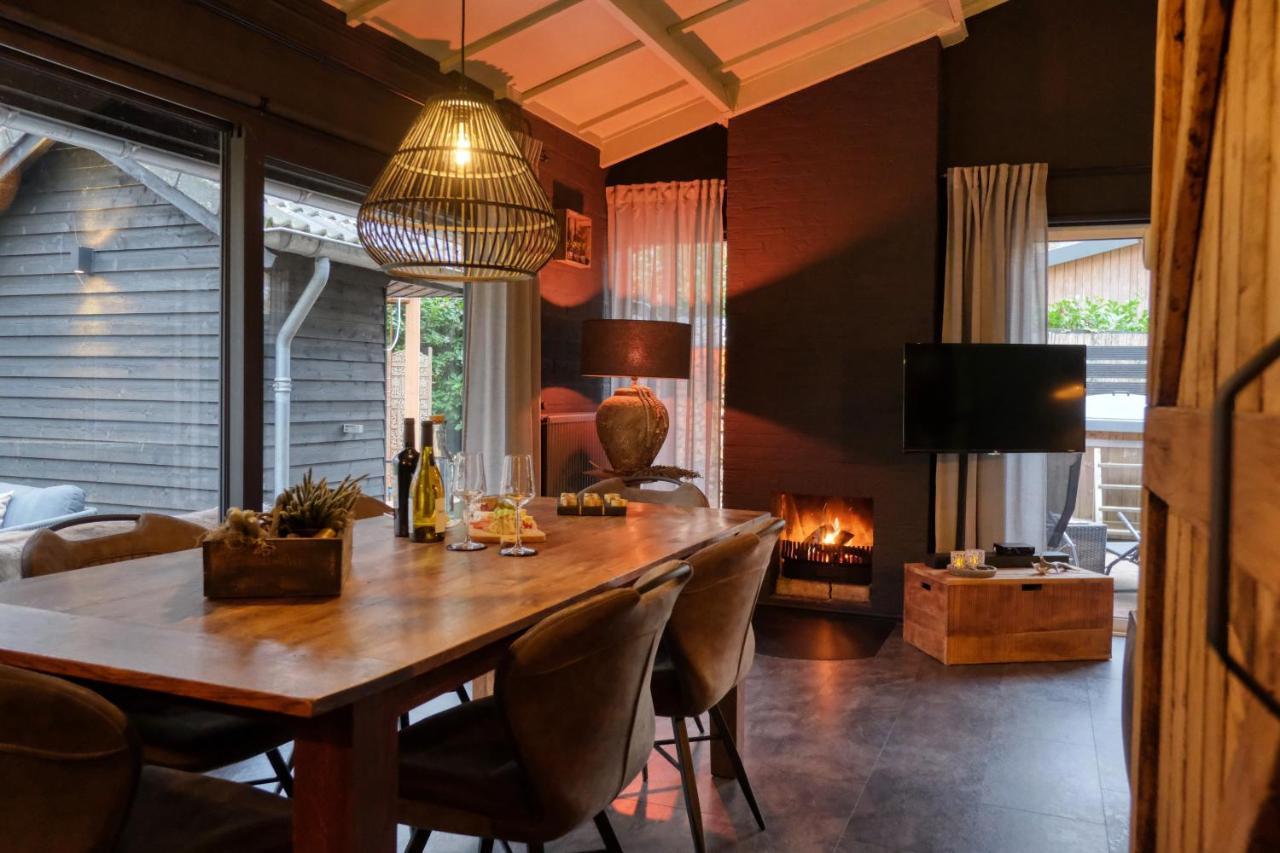 Lodge In Een Bosrijke Omgeving Met Hottub & Sauna Opt Rheezerveen Ngoại thất bức ảnh